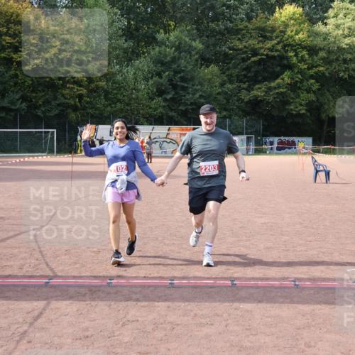 27.09.2026 - 35. Volkslauf durch das schöne Alstertal Strokosch-Dieckow http://msf.ph/oto/10582347 27.09.2026 13:15:42 Ziel 2102, 2203 meine-sportfotos.de