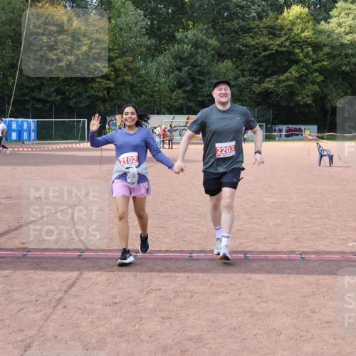 27.09.2026 - 35. Volkslauf durch das schöne Alstertal Strokosch-Dieckow http://msf.ph/oto/10582352 27.09.2026 13:15:42 Ziel 2102, 2203 meine-sportfotos.de