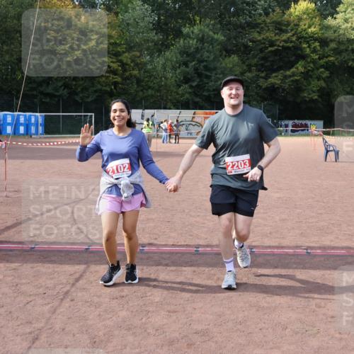 27.09.2026 - 35. Volkslauf durch das schöne Alstertal Strokosch-Dieckow http://msf.ph/oto/10582362 27.09.2026 13:15:43 Ziel 2102, 2203 meine-sportfotos.de