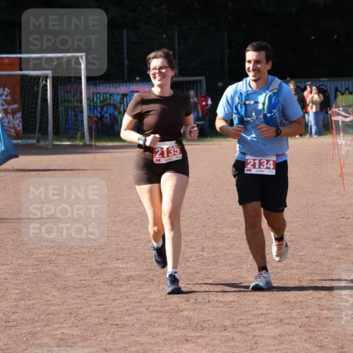 27.09.2026 - 35. Volkslauf durch das schöne Alstertal Strokosch-Dieckow http://msf.ph/oto/10582388 27.09.2026 13:28:07 Ziel 2134, 2135 meine-sportfotos.de