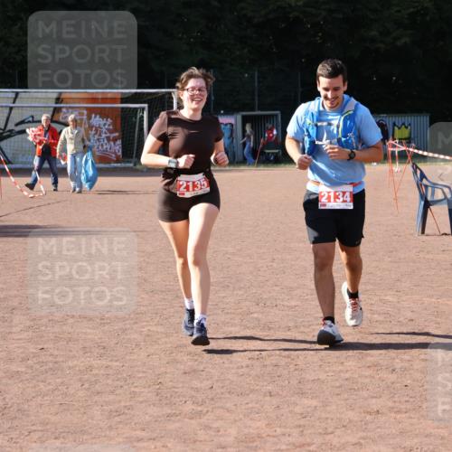 27.09.2026 - 35. Volkslauf durch das schöne Alstertal Strokosch-Dieckow http://msf.ph/oto/10582392 27.09.2026 13:28:08 Ziel 2134, 2135 meine-sportfotos.de