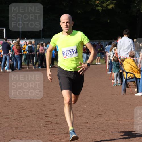 27.09.2026 - 35. Volkslauf durch das schöne Alstertal Strokosch-Dieckow http://msf.ph/oto/10582449 27.09.2026 11:18:36 Ziel 3032, 3243 meine-sportfotos.de