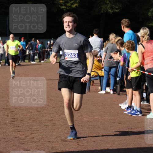 27.09.2026 - 35. Volkslauf durch das schöne Alstertal Strokosch-Dieckow http://msf.ph/oto/10582458 27.09.2026 11:18:31 Ziel 3032, 3243 meine-sportfotos.de
