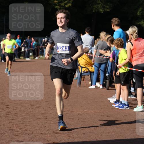 27.09.2026 - 35. Volkslauf durch das schöne Alstertal Strokosch-Dieckow http://msf.ph/oto/10582459 27.09.2026 11:18:31 Ziel 3032, 3243 meine-sportfotos.de
