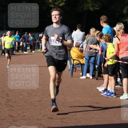 27.09.2026 - 35. Volkslauf durch das schöne Alstertal Strokosch-Dieckow http://msf.ph/oto/10582460 27.09.2026 11:18:31 Ziel 3032, 3243 meine-sportfotos.de