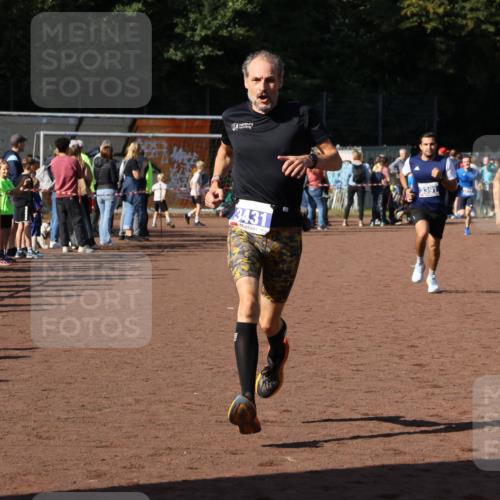 27.09.2026 - 35. Volkslauf durch das schöne Alstertal Strokosch-Dieckow http://msf.ph/oto/10582479 27.09.2026 11:18:17 Ziel 3176, 3177, 3391, 3431 meine-sportfotos.de