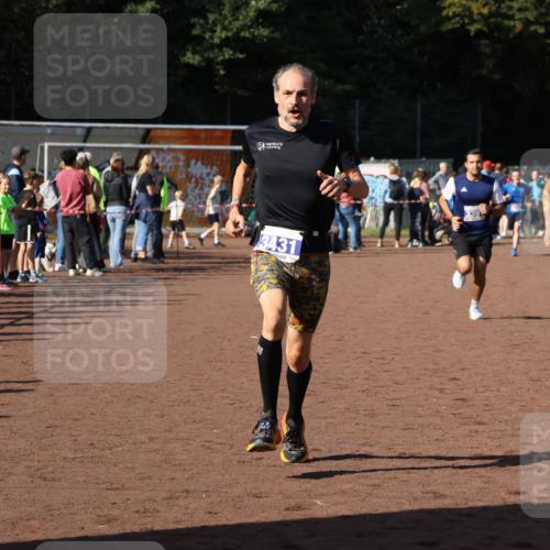 27.09.2026 - 35. Volkslauf durch das schöne Alstertal Strokosch-Dieckow http://msf.ph/oto/10582480 27.09.2026 11:18:17 Ziel 3176, 3177, 3391, 3431 meine-sportfotos.de