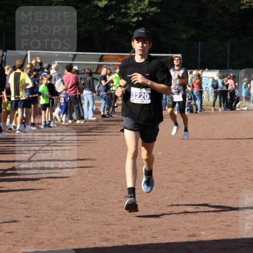 27.09.2026 - 35. Volkslauf durch das schöne Alstertal Strokosch-Dieckow http://msf.ph/oto/10582507 27.09.2026 11:17:55 Ziel 3220, 3384 meine-sportfotos.de