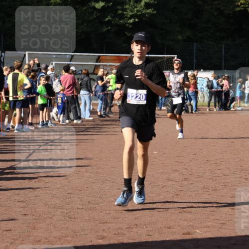 27.09.2026 - 35. Volkslauf durch das schöne Alstertal Strokosch-Dieckow http://msf.ph/oto/10582508 27.09.2026 11:17:55 Ziel 3220, 3384 meine-sportfotos.de