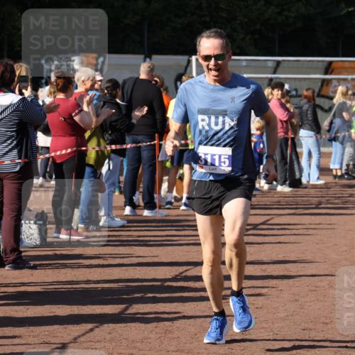 27.09.2026 - 35. Volkslauf durch das schöne Alstertal Strokosch-Dieckow http://msf.ph/oto/10582511 27.09.2026 11:17:47 Ziel 3115, 3220 meine-sportfotos.de