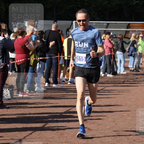 27.09.2026 - 35. Volkslauf durch das schöne Alstertal Strokosch-Dieckow http://msf.ph/oto/10582513 27.09.2026 11:17:47 Ziel 3115, 3220 meine-sportfotos.de