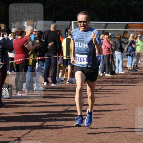 27.09.2026 - 35. Volkslauf durch das schöne Alstertal Strokosch-Dieckow http://msf.ph/oto/10582514 27.09.2026 11:17:47 Ziel 3115, 3220 meine-sportfotos.de