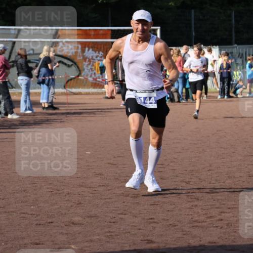 27.09.2026 - 35. Volkslauf durch das schöne Alstertal Strokosch-Dieckow http://msf.ph/oto/10582548 27.09.2026 11:17:21 Ziel 3144, 3968 meine-sportfotos.de