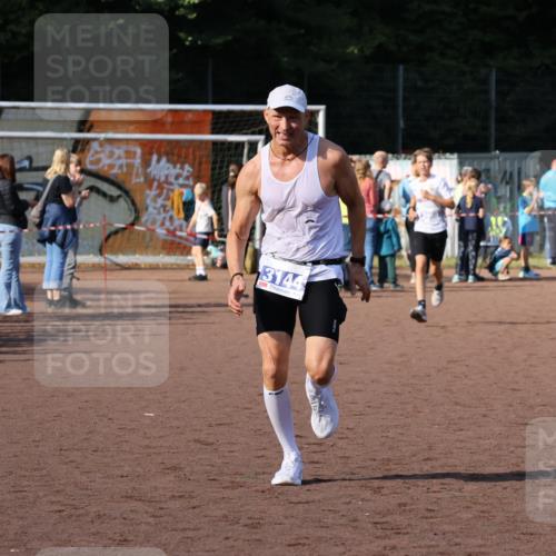 27.09.2026 - 35. Volkslauf durch das schöne Alstertal Strokosch-Dieckow http://msf.ph/oto/10582554 27.09.2026 11:17:20 Ziel 3144, 3968 meine-sportfotos.de
