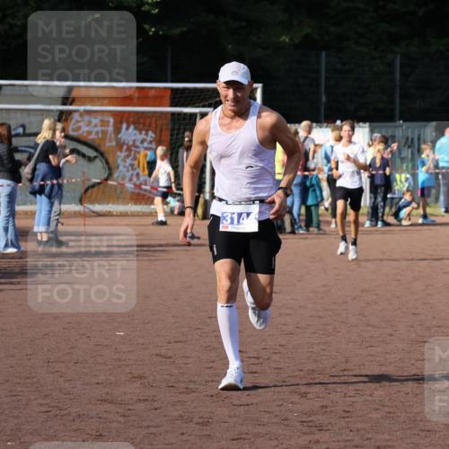27.09.2026 - 35. Volkslauf durch das schöne Alstertal Strokosch-Dieckow http://msf.ph/oto/10582555 27.09.2026 11:17:20 Ziel 3144, 3968 meine-sportfotos.de
