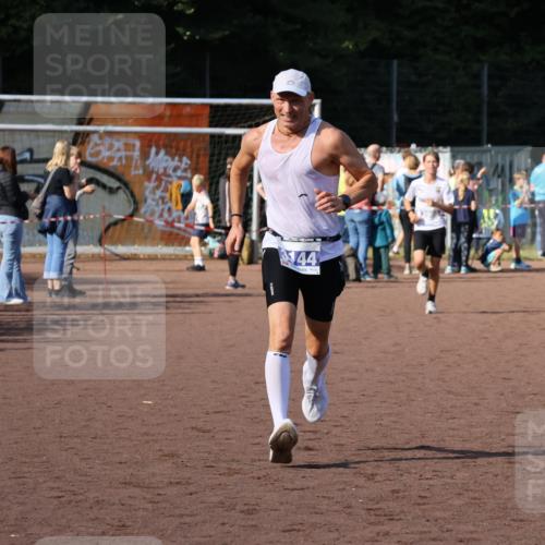 27.09.2026 - 35. Volkslauf durch das schöne Alstertal Strokosch-Dieckow http://msf.ph/oto/10582556 27.09.2026 11:17:20 Ziel 3144, 3968 meine-sportfotos.de