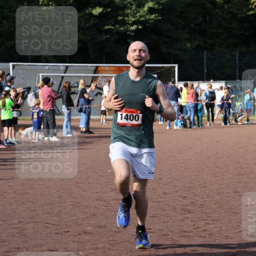 27.09.2026 - 35. Volkslauf durch das schöne Alstertal Strokosch-Dieckow http://msf.ph/oto/10582560 27.09.2026 11:17:13 Ziel 1400, 3342 meine-sportfotos.de