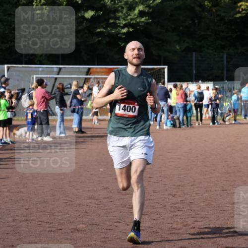 27.09.2026 - 35. Volkslauf durch das schöne Alstertal Strokosch-Dieckow http://msf.ph/oto/10582562 27.09.2026 11:17:13 Ziel 1400, 3342 meine-sportfotos.de