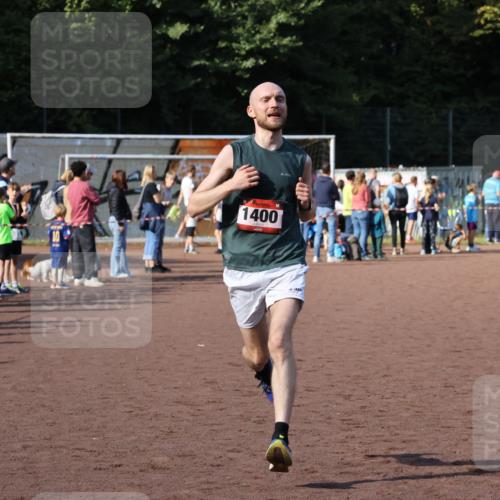 27.09.2026 - 35. Volkslauf durch das schöne Alstertal Strokosch-Dieckow http://msf.ph/oto/10582563 27.09.2026 11:17:13 Ziel 1400, 3342 meine-sportfotos.de