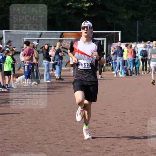 27.09.2026 - 35. Volkslauf durch das schöne Alstertal Strokosch-Dieckow http://msf.ph/oto/10582567 27.09.2026 11:17:08 Ziel 1400, 3342 meine-sportfotos.de