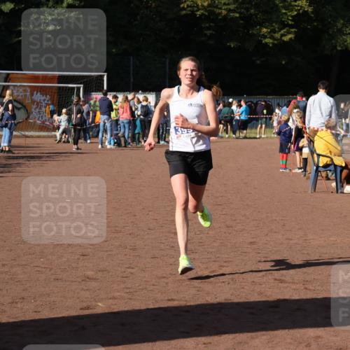 27.09.2026 - 35. Volkslauf durch das schöne Alstertal Strokosch-Dieckow http://msf.ph/oto/10582579 27.09.2026 11:16:45 Ziel 3302, 3325, 3991 meine-sportfotos.de