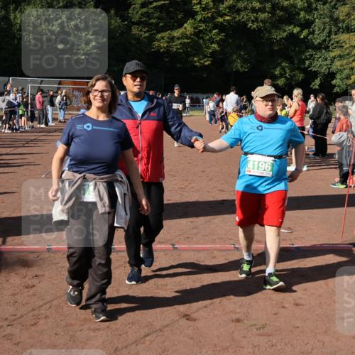 27.09.2026 - 35. Volkslauf durch das schöne Alstertal Strokosch-Dieckow http://msf.ph/oto/10582621 27.09.2026 11:15:34 Ziel 3231, 3261, 4190, 4196, 4197 meine-sportfotos.de