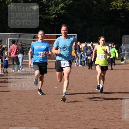27.09.2026 - 35. Volkslauf durch das schöne Alstertal Strokosch-Dieckow http://msf.ph/oto/10582643 27.09.2026 11:15:16 Ziel 3120, 3186, 3365 meine-sportfotos.de