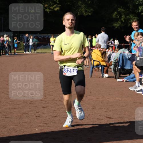 27.09.2026 - 35. Volkslauf durch das schöne Alstertal Strokosch-Dieckow http://msf.ph/oto/10582651 27.09.2026 11:14:48 Ziel 3288, 3385 meine-sportfotos.de