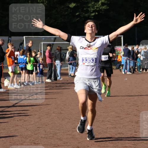 27.09.2026 - 35. Volkslauf durch das schöne Alstertal Strokosch-Dieckow http://msf.ph/oto/10582674 27.09.2026 11:14:09 Ziel 3013, 3353 meine-sportfotos.de