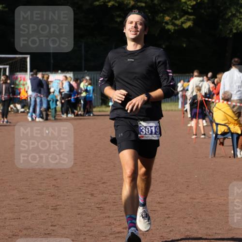 27.09.2026 - 35. Volkslauf durch das schöne Alstertal Strokosch-Dieckow http://msf.ph/oto/10582695 27.09.2026 11:13:32 Ziel 2416, 3019, 3235 meine-sportfotos.de