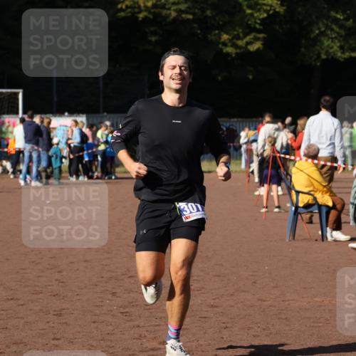 27.09.2026 - 35. Volkslauf durch das schöne Alstertal Strokosch-Dieckow http://msf.ph/oto/10582698 27.09.2026 11:13:32 Ziel 2416, 3019, 3235 meine-sportfotos.de