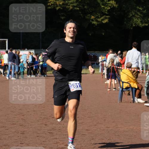 27.09.2026 - 35. Volkslauf durch das schöne Alstertal Strokosch-Dieckow http://msf.ph/oto/10582699 27.09.2026 11:13:32 Ziel 2416, 3019, 3235 meine-sportfotos.de