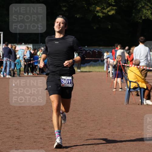 27.09.2026 - 35. Volkslauf durch das schöne Alstertal Strokosch-Dieckow http://msf.ph/oto/10582705 27.09.2026 11:13:31 Ziel 2416, 3019, 3235 meine-sportfotos.de