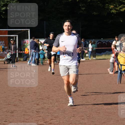 27.09.2026 - 35. Volkslauf durch das schöne Alstertal Strokosch-Dieckow http://msf.ph/oto/10582710 27.09.2026 11:13:27 Ziel 2416, 3019, 3235 meine-sportfotos.de