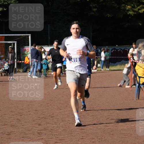 27.09.2026 - 35. Volkslauf durch das schöne Alstertal Strokosch-Dieckow http://msf.ph/oto/10582712 27.09.2026 11:13:26 Ziel 2416, 3019, 3235 meine-sportfotos.de