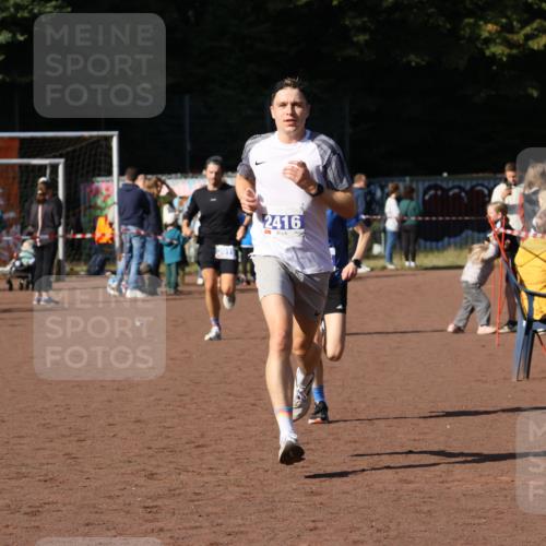 27.09.2026 - 35. Volkslauf durch das schöne Alstertal Strokosch-Dieckow http://msf.ph/oto/10582713 27.09.2026 11:13:26 Ziel 2416, 3019, 3235 meine-sportfotos.de