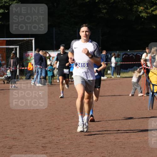 27.09.2026 - 35. Volkslauf durch das schöne Alstertal Strokosch-Dieckow http://msf.ph/oto/10582714 27.09.2026 11:13:26 Ziel 2416, 3019, 3235 meine-sportfotos.de