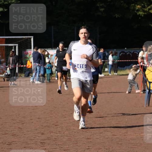 27.09.2026 - 35. Volkslauf durch das schöne Alstertal Strokosch-Dieckow http://msf.ph/oto/10582715 27.09.2026 11:13:26 Ziel 2416, 3019, 3235 meine-sportfotos.de