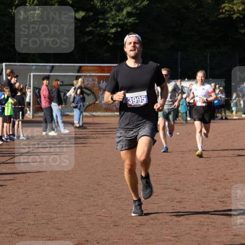 27.09.2026 - 35. Volkslauf durch das schöne Alstertal Strokosch-Dieckow http://msf.ph/oto/10582730 27.09.2026 11:13:06 Ziel 3069, 3270, 3995 meine-sportfotos.de