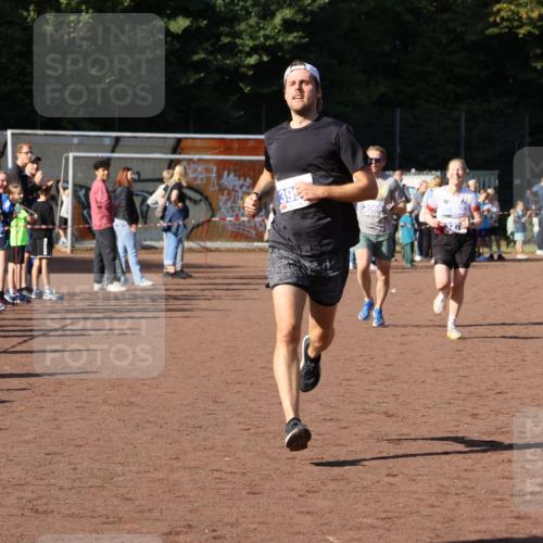 27.09.2026 - 35. Volkslauf durch das schöne Alstertal Strokosch-Dieckow http://msf.ph/oto/10582733 27.09.2026 11:13:05 Ziel 3069, 3270, 3995 meine-sportfotos.de