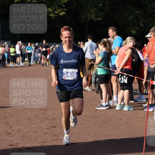 27.09.2026 - 35. Volkslauf durch das schöne Alstertal Strokosch-Dieckow http://msf.ph/oto/10582750 27.09.2026 11:28:10 Ziel 3198, 3405, 4182 meine-sportfotos.de