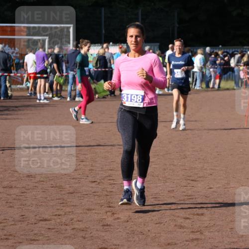 27.09.2026 - 35. Volkslauf durch das schöne Alstertal Strokosch-Dieckow http://msf.ph/oto/10582759 27.09.2026 11:28:05 Ziel 3198, 3405 meine-sportfotos.de