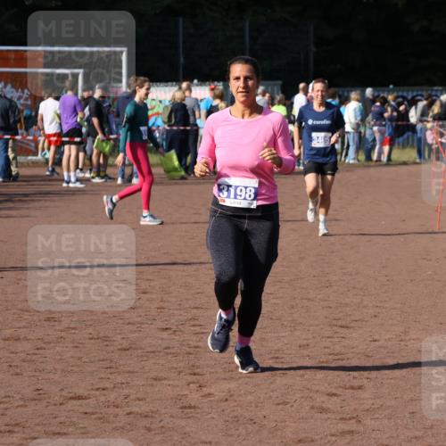 27.09.2026 - 35. Volkslauf durch das schöne Alstertal Strokosch-Dieckow http://msf.ph/oto/10582760 27.09.2026 11:28:05 Ziel 3198, 3405 meine-sportfotos.de