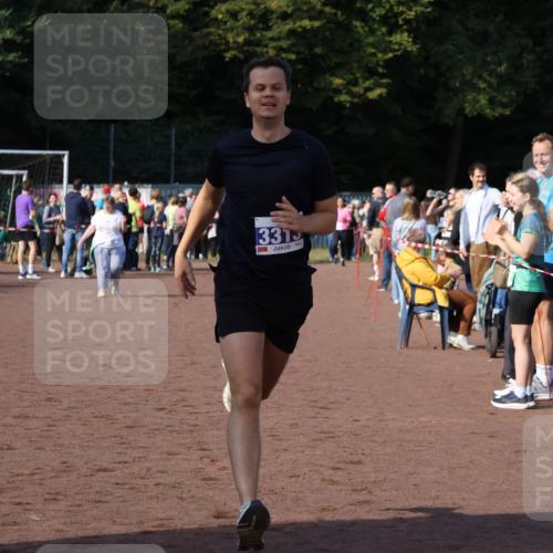 27.09.2026 - 35. Volkslauf durch das schöne Alstertal Strokosch-Dieckow http://msf.ph/oto/10582765 27.09.2026 11:27:51 Ziel 3313 meine-sportfotos.de