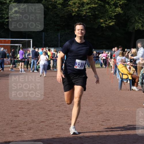 27.09.2026 - 35. Volkslauf durch das schöne Alstertal Strokosch-Dieckow http://msf.ph/oto/10582769 27.09.2026 11:27:50 Ziel 3313 meine-sportfotos.de