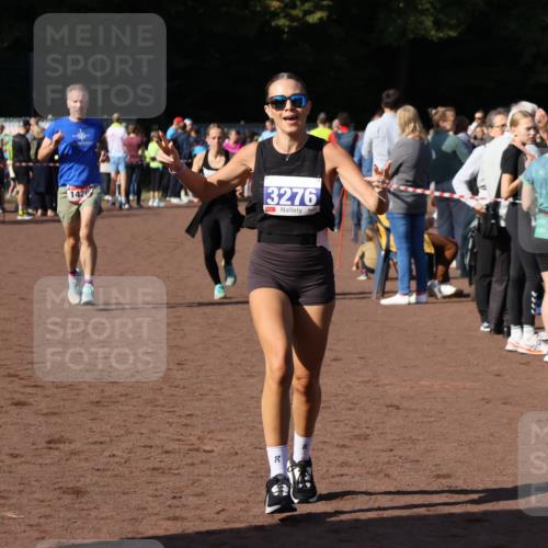 27.09.2026 - 35. Volkslauf durch das schöne Alstertal Strokosch-Dieckow http://msf.ph/oto/10582774 27.09.2026 11:32:58 Ziel 1426, 3276, 3363, 3996 meine-sportfotos.de