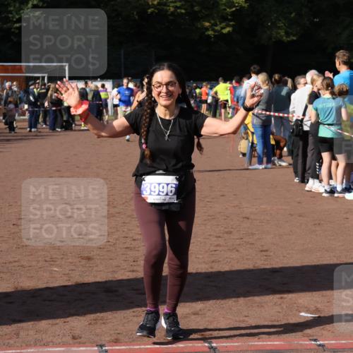 27.09.2026 - 35. Volkslauf durch das schöne Alstertal Strokosch-Dieckow http://msf.ph/oto/10582787 27.09.2026 11:32:54 Ziel 1426, 3006, 3007, 3276, 3996 meine-sportfotos.de