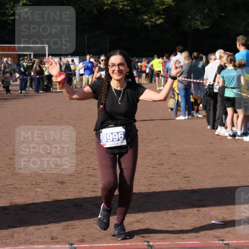 27.09.2026 - 35. Volkslauf durch das schöne Alstertal Strokosch-Dieckow http://msf.ph/oto/10582788 27.09.2026 11:32:54 Ziel 1426, 3006, 3007, 3276, 3996 meine-sportfotos.de