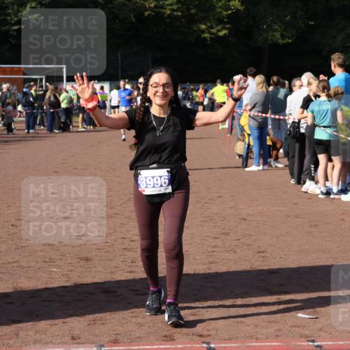 27.09.2026 - 35. Volkslauf durch das schöne Alstertal Strokosch-Dieckow http://msf.ph/oto/10582793 27.09.2026 11:32:54 Ziel 1426, 3006, 3007, 3276, 3996 meine-sportfotos.de
