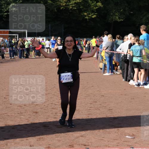 27.09.2026 - 35. Volkslauf durch das schöne Alstertal Strokosch-Dieckow http://msf.ph/oto/10582797 27.09.2026 11:32:54 Ziel 1426, 3006, 3007, 3276, 3996 meine-sportfotos.de